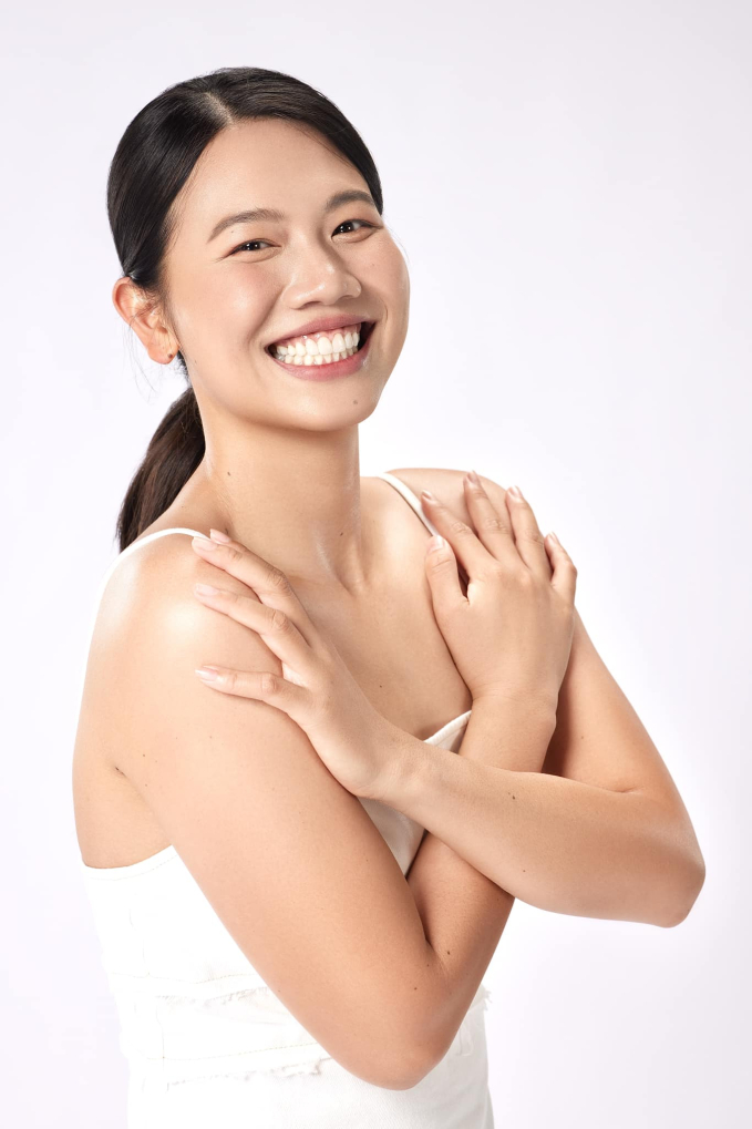 Ánh Viên xinh đẹp, rạng rỡ hơn sau khi giải nghệ và trải qua quá trình niềng răng để có nụ cười tươi.