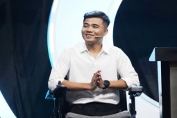 "Chàng trai không chân" bán hàng online kiếm tiền tỷ/tháng