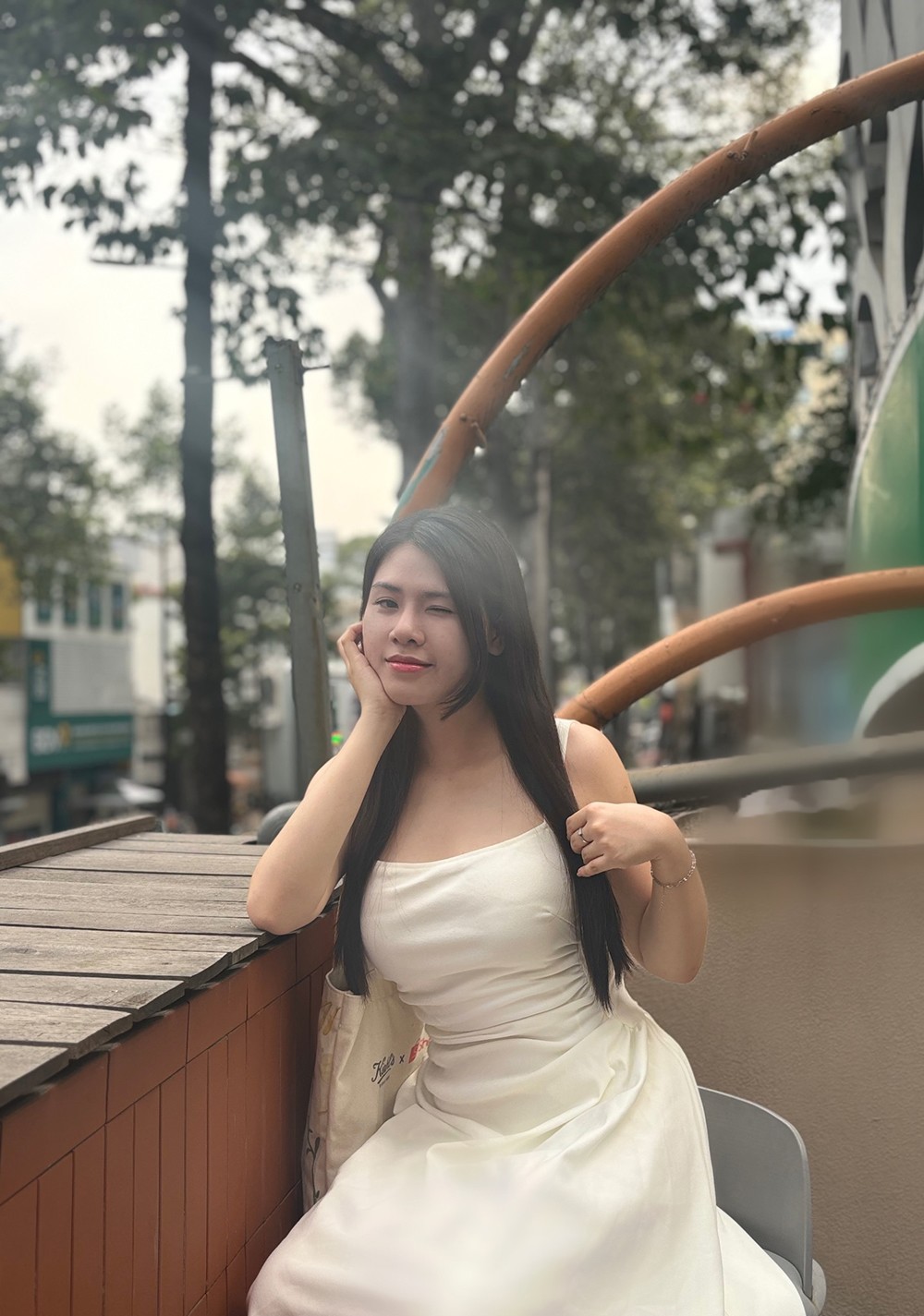 Khoảnh khắc đời thường giản dị nhưng đầy năng lượng tích cực của Khánh Vy.