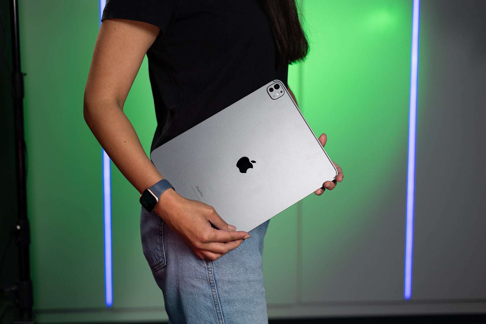 The foldable iPad will be a hybrid between an iPad and a MacBook.