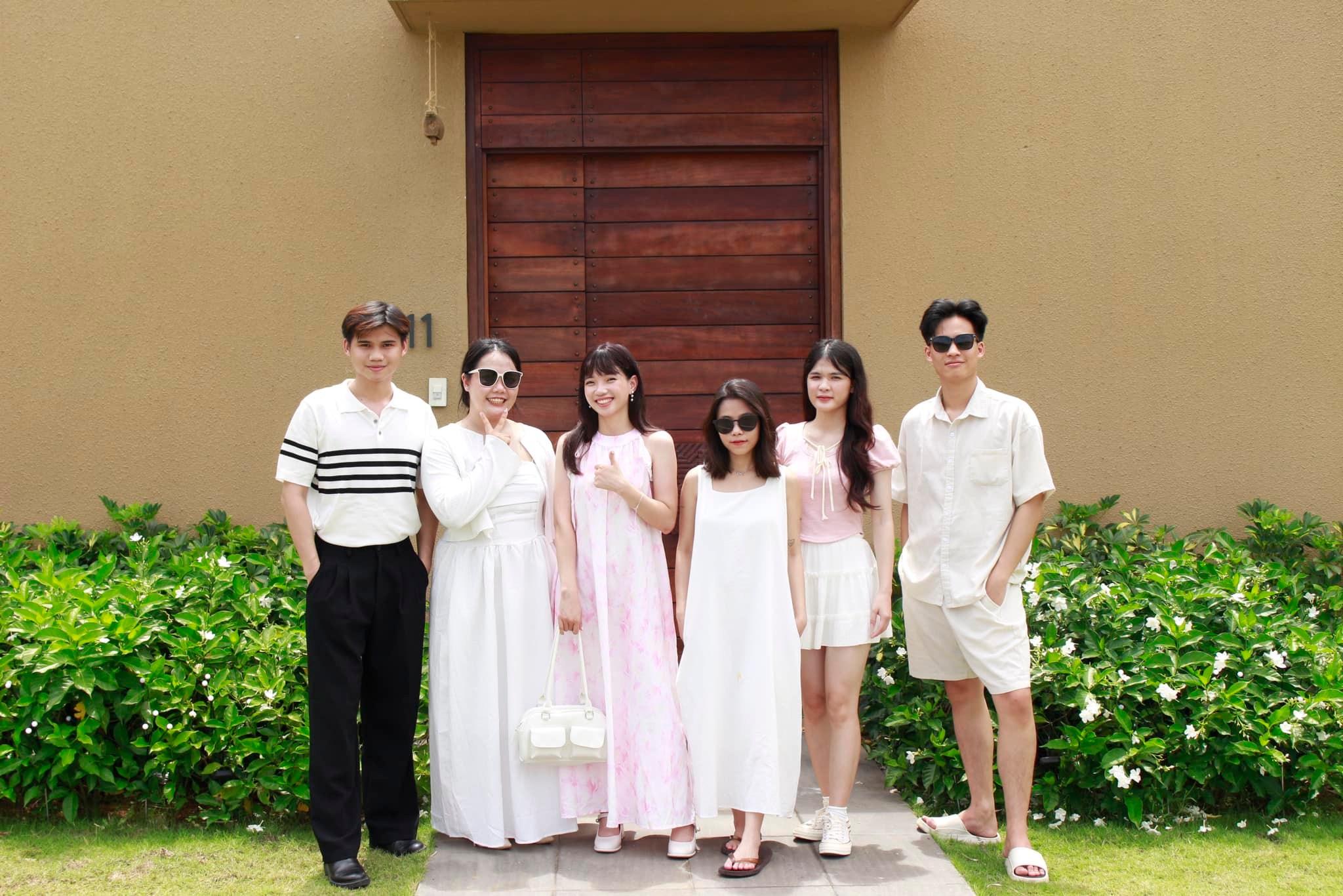 Nhân viên bộ phận kinh doanh trẻ trung, năng động và tận tâm của Amazingo