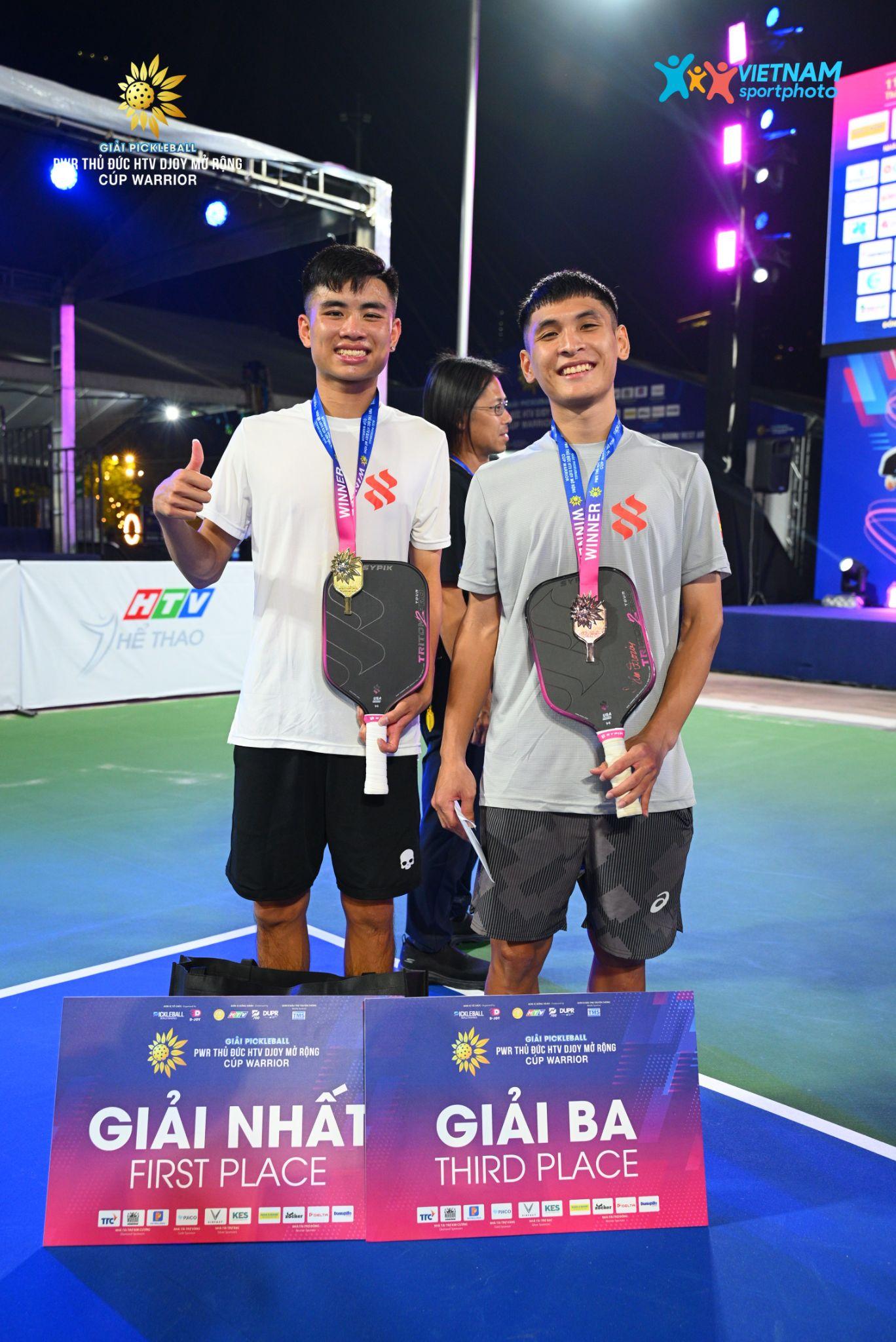 Hai anh em Việt Hoàng - Xuân Vũ giành tổng cộng 6 huy chương với lần đầu thử sức ở giải đấu pickleball quốc tế.