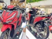Thế giới xe - Honda Vario 125 đỏ nhám về đại lý đón Giáng sinh, giá chênh rất ít