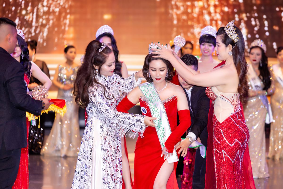 Người đẹp Nguyễn Tuyết Hằng lên ngôi Á hậu 2 Miss Business Charm International 2024 - 1