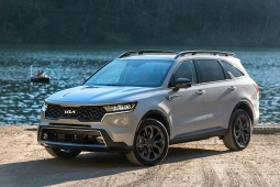 Giá xe KIA Sorento niêm yết và lăn bánh tháng 12/2024