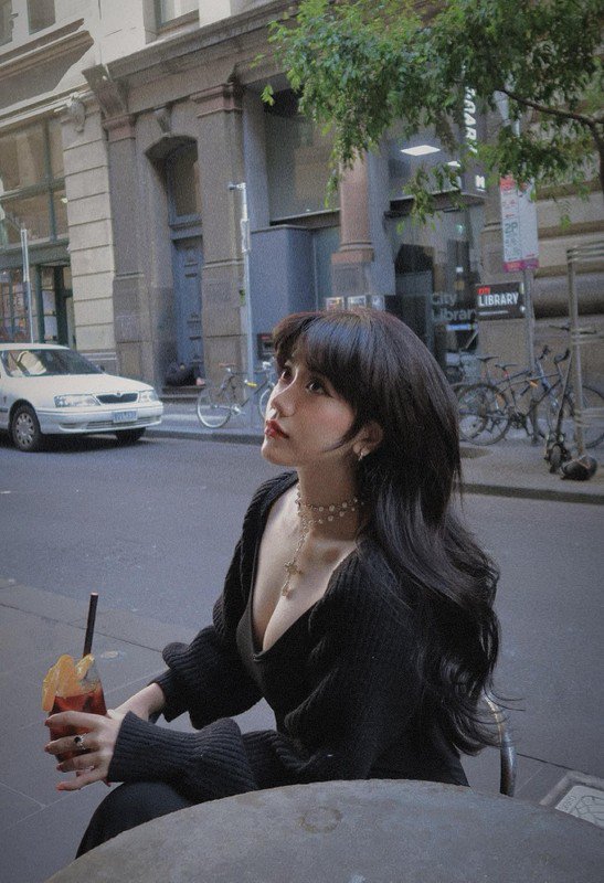 Hot girl Lâm Đồng sở hữu gương mặt “em bé”, phong cách gái hư - 1