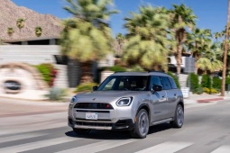 MINI Countryman thế hệ mới bắt đầu nhận cọc tại Việt Nam