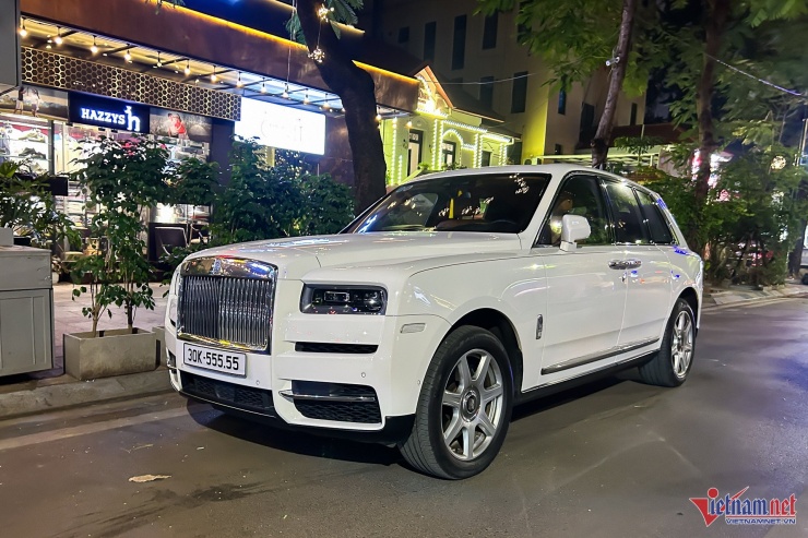 Đại gia ngành thép đi xe siêu sang Rolls-Royce 40 tỷ gắn biển số giá 14,5 tỷ - 1