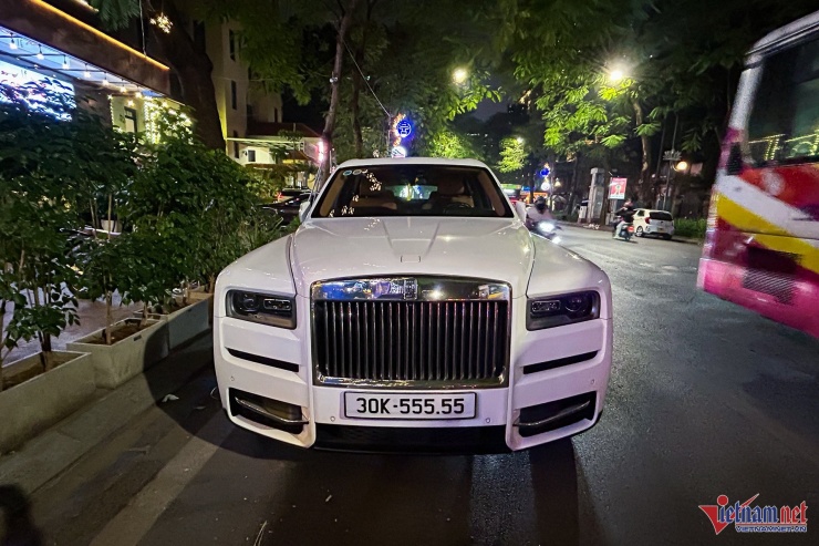 Đại gia ngành thép đi xe siêu sang Rolls-Royce 40 tỷ gắn biển số giá 14,5 tỷ - 3