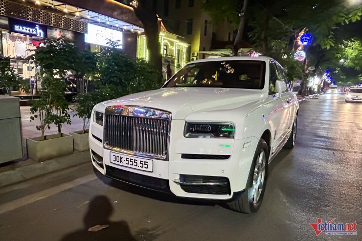 Đại gia ngành thép đi xe siêu sang Rolls-Royce 40 tỷ gắn biển số giá 14,5 tỷ - 11