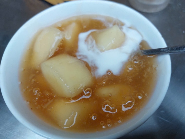 Chè sắn là món ăn yêu thích vào mùa đông. Và cũng chỉ được bán tại số ít hàng quán tại Hà Nội khi trời trở lạnh.