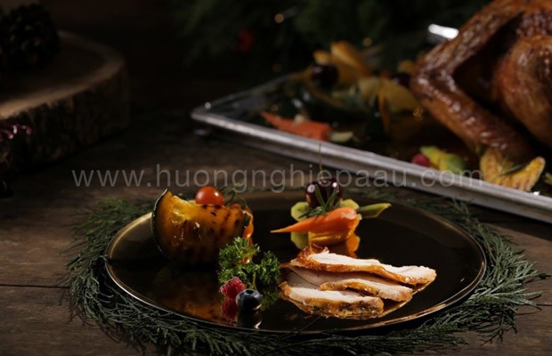 Vì sao gà tây nướng là món ăn không thể thiếu trong đêm Giáng sinh? Cách chế biến dễ dàng được đầu bếp tiết lộ - 4