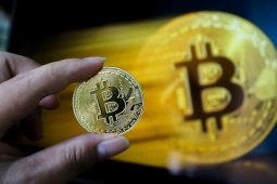 Chưa dừng lao dốc, 1 đồng Bitcoin giờ còn bao nhiêu?