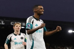 Video bóng đá Ipswich Town - Newcastle: Cú hat-trick đầu tiên của Isak (Ngoại hạng Anh)