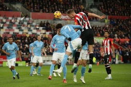 Video bóng đá Brentford - Nottingham Forest: Cựu sao MU tỏa sáng, bỏ xa Man City (Ngoại hạng Anh)