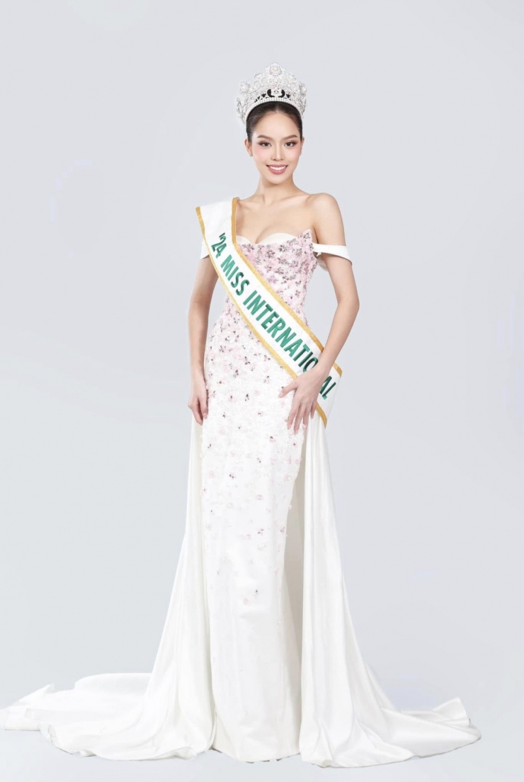 Khoảnh khắc Thanh Thủy đăng quang Hoa hậu Quốc tế 2024. Video: Miss International