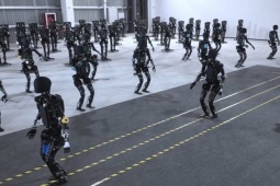 Công ty Trung Quốc sản xuất robot hình người trước cả Elon Musk