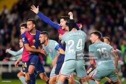 Bóng đá - Barca dâng quà cho Atletico, Real &quot;ngư ông đắc lợi&quot; đua vô địch La Liga