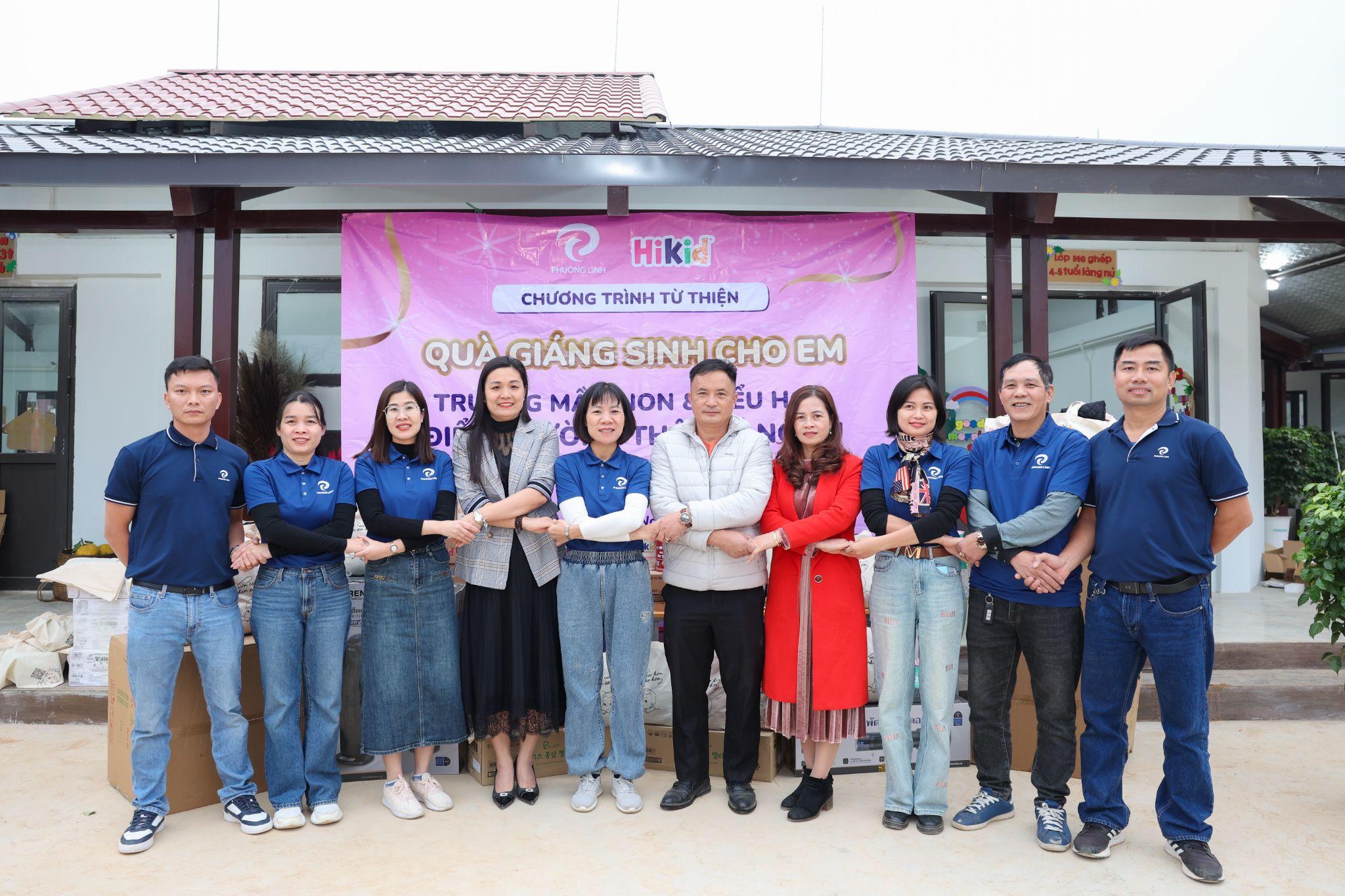 Đại diện công ty, Nhà phân phối Diệu Linh và đại lý Hải Vương trong chuyến ghé thăm khu tái định cư Làng Nủ nhân dịp Giáng Sinh