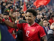 Bóng đá - Xuân Son ăn mừng như Ronaldo, nghìn fan nán lại chia vui