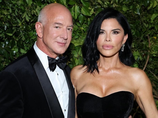 Jeff Bezos phủ nhận tổ chức đám cưới 600 triệu USD với Lauren Sanchez