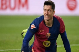 Bóng đá - Sao 20 tuổi &quot;mắng&quot; Lewandowski ngay trên sân, Barca cố gắng sửa chữa sai lầm