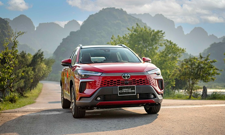 Giá xe Toyota Corolla Cross niêm yết và lăn bánh tháng 12/2024 - 2