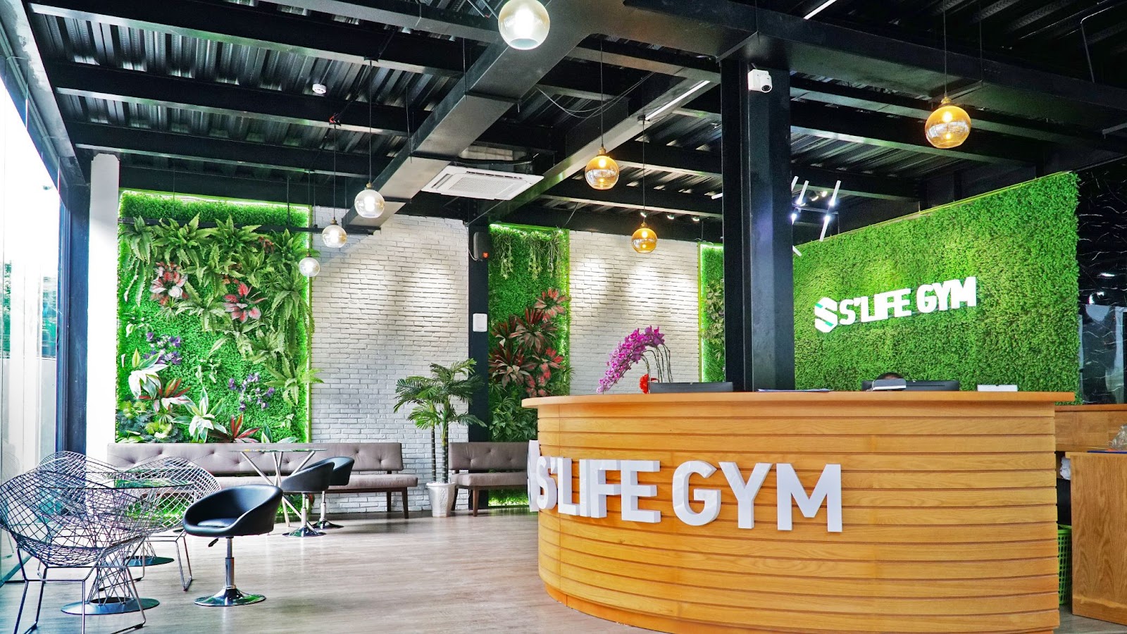 Phòng nghỉ xanh mát giúp hội viên thư giãn sau giờ tập