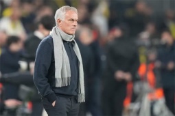 Bóng đá - Tin mới nhất bóng đá tối 24/12: Mourinho cập nhật tình hình sức khỏe sau phẫu thuật