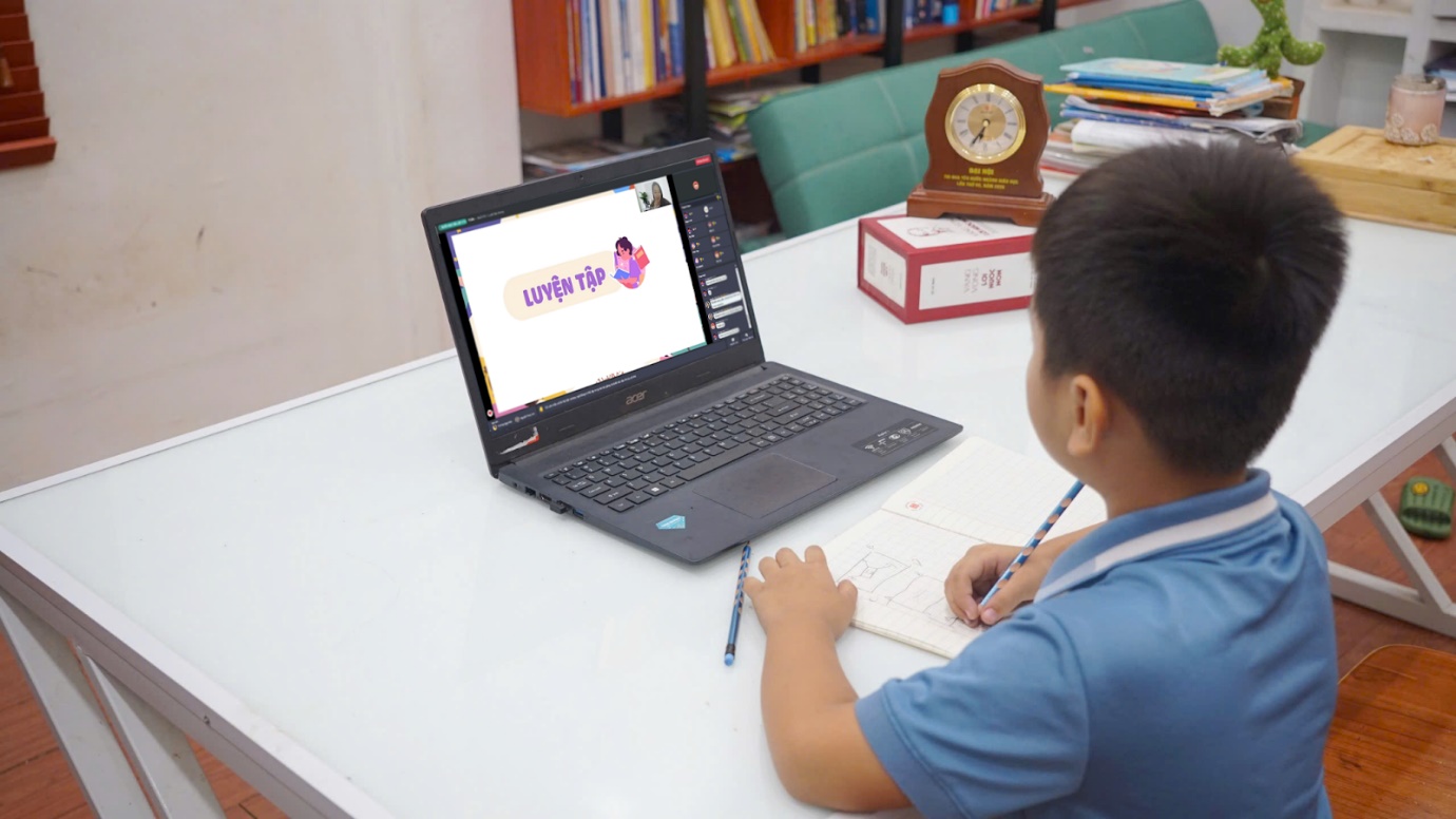 Học sinh được theo dõi sát sao trong quá trình học tập tại Uniclass.