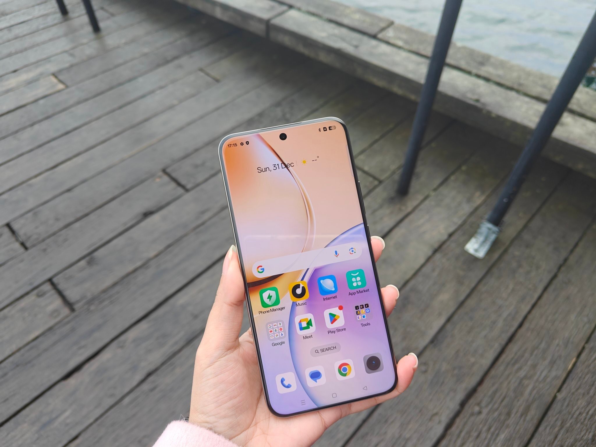 Mặt trước của Realme 14 Pro Plus.