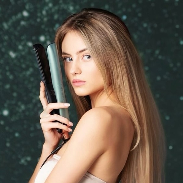 Con gái sao phim "Sex and the City" dường như đã học được thói quen chăm sóc da đơn giản từ mẹ của mình. Heidi cũng chỉ rửa mặt với dầu gội trẻ em.