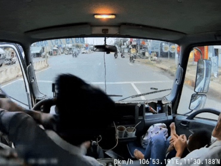 Bình Phước: Khởi tố người đánh tài xế xe tải