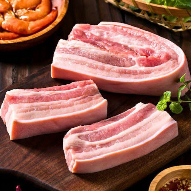 Nên chọn các miếng thịt heo có màu hồng tươi. (Ảnh: TL)