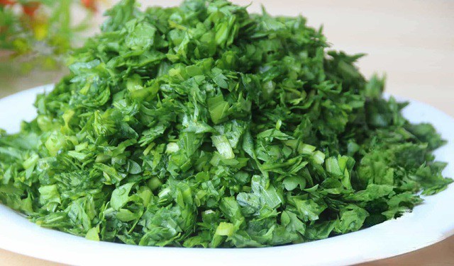 Rau cải cúc giúp bổ phổi, ngừa ho ngày đông, chế biến cách này rất ngon, trẻ con ăn lia lịa - 2