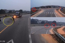 Clip: Kinh hoàng xe máy vào cua tốc độ cao đâm trực diện vào đầu ô tô tải