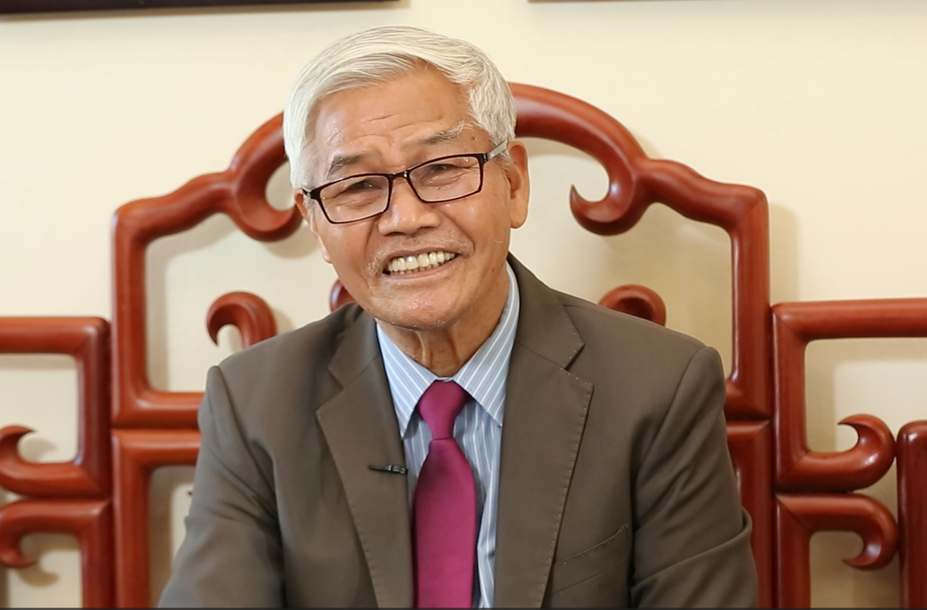 TS. Nguyễn Bá Hoạt – Nguyên Phó Viện trưởng Viện dược liệu Trung Ương – Chủ nhiệm đề tài Nghiên cứu Cây náng hoa trắng