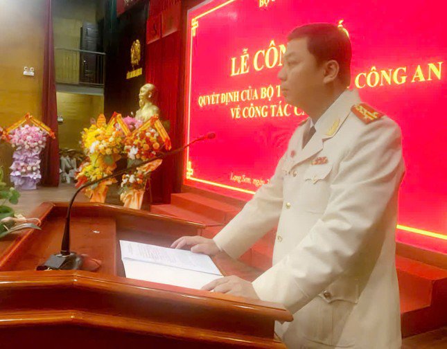 Tân Giám đốc Công an tỉnh Lạng Sơn Nguyễn Tiến Trung phát biểu nhận nhiệm vụ (ảnh: Duy Chiến)