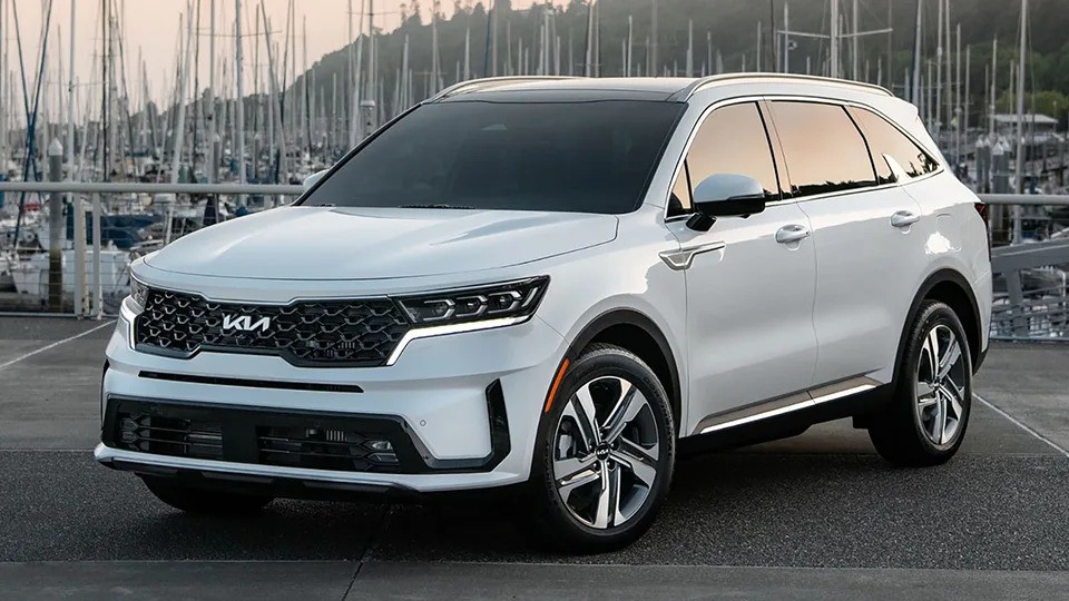 Kia Sorento có kiểu dáng nam tính, đa dạng về công nghệ.