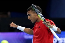 Mùa giải tennis bắt đầu nóng: Ruud "khổ chiến" 3 set. Zverev thắng dễ ở United Cup