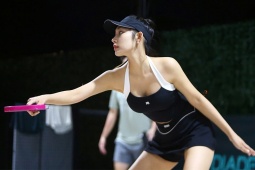 Dàn mỹ nhân nóng bỏng so tài ở giải pickleball toàn cao thủ: Lê Nhàn thắng liền 4 trận