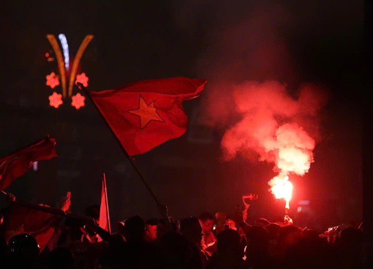 Trực tiếp bóng đá ĐT Việt Nam - Singapore: Xuân Son lĩnh xướng hàng công (AFF Cup) - 8