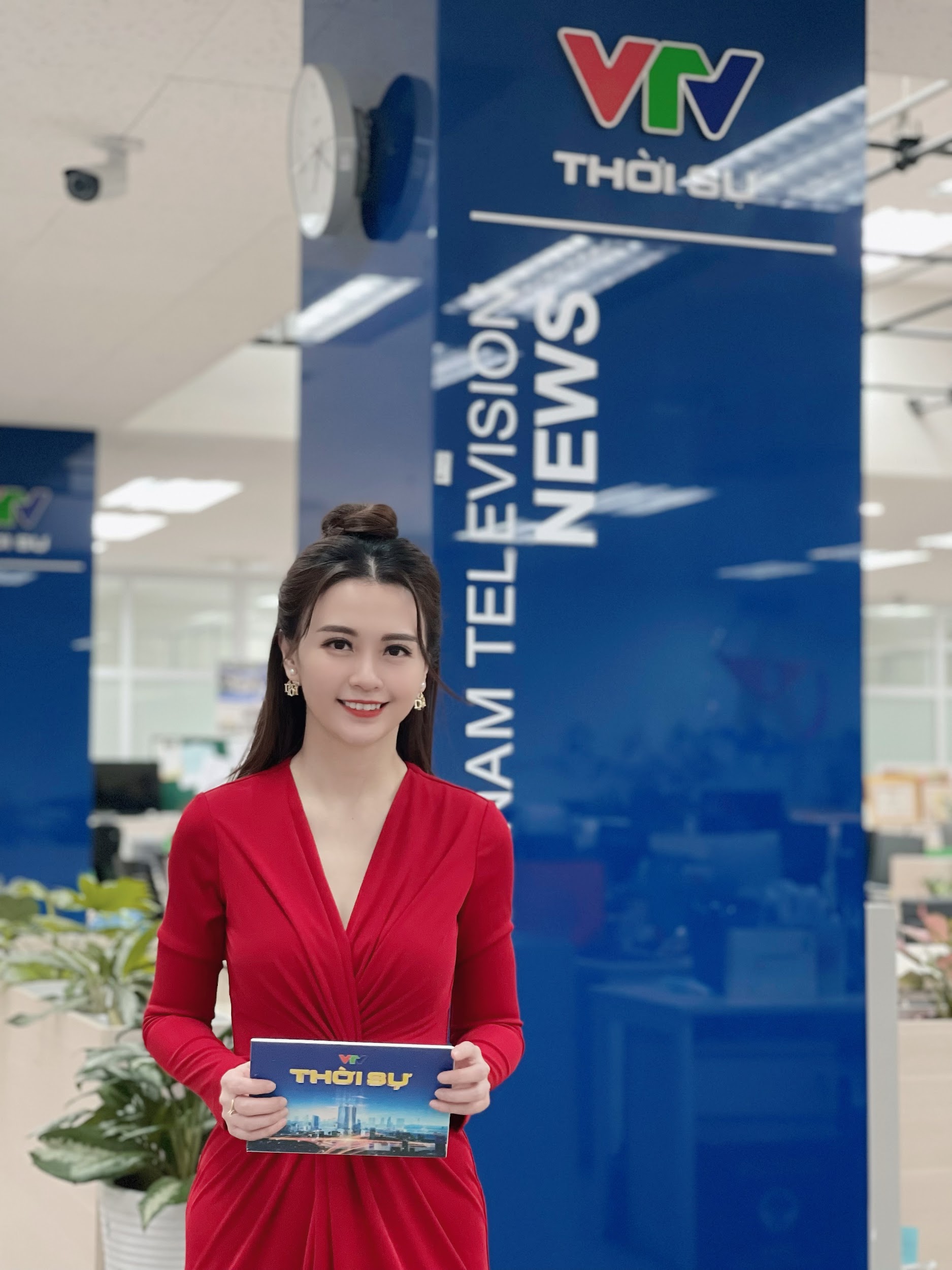 Vóc dáng nhỏ nhắn, thanh mảnh của Biên tập viên Hương Liên khiến nhiều người ao ước