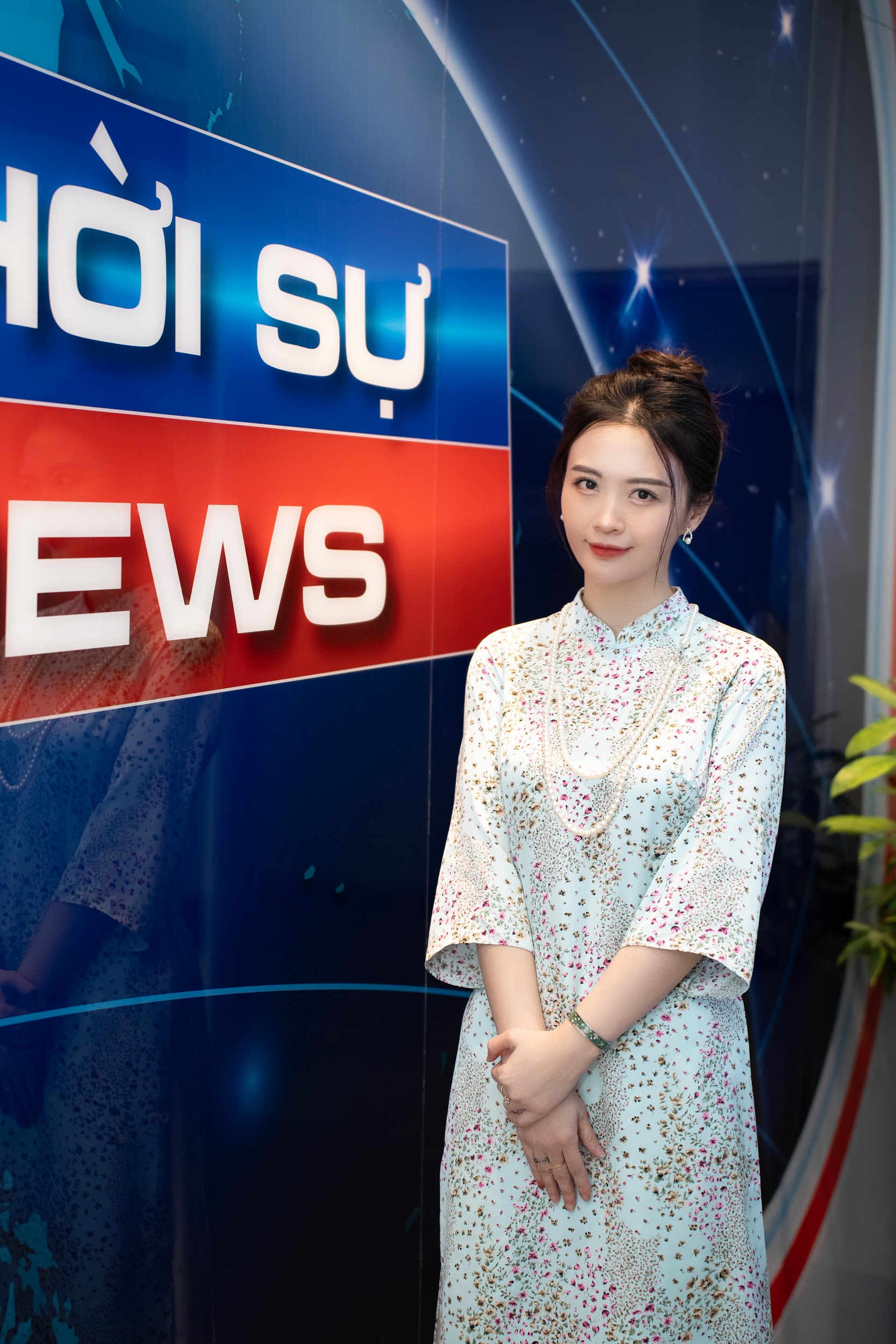 Bận rộn với 5 con nhưng Biên tập viên Hương Liên vẫn luôn tỏa sáng trên sóng truyền hình