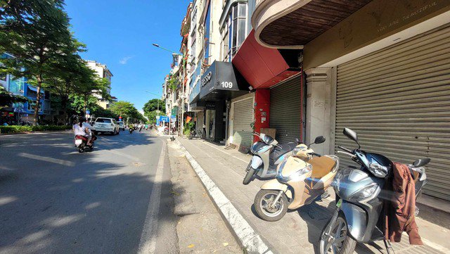 Nhiều mặt phố cho thuê ở Hà Nội đóng cửa