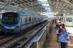 Hơn 900.000 lượt khách đi metro Bến Thành - Suối Tiên tuần đầu vận hành