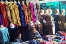 Thị trường - Tiêu dùng - Nhiều chợ đầu mối vắng hoe, 2 giờ chiều tiểu thương đã đóng cửa