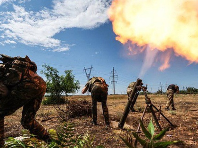 Ukraine áp đảo ở Kursk, Nga bỏ thị trấn quan trọng vì UAV
