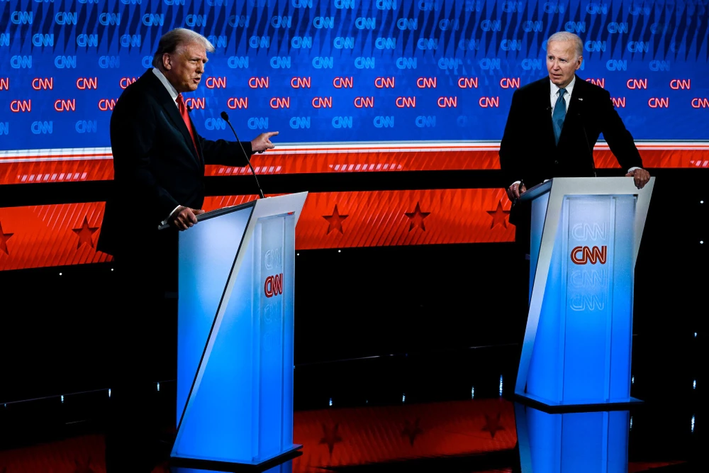 Cuộc tranh luận giữa Tổng thống Mỹ
Joe Biden và cựu Tổng thống Donald Trump tại TP Atlanta (bang
Georgia) ngày 27-6. Cuộc tranh luận là một trong những nguyên nhân
khiến Tổng thống Biden rút khỏi cuộc đua vào Nhà Trắng 2024. Ảnh:
THE NEW YORK TIMES