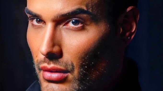 Athos Salomé được gọi là nhà tiên tri 'Nostadamus sống'. Ảnh: Mirror